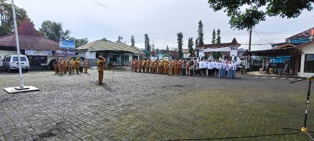 Apel Pagi Pegawai Kantor Kecamatan Leksono